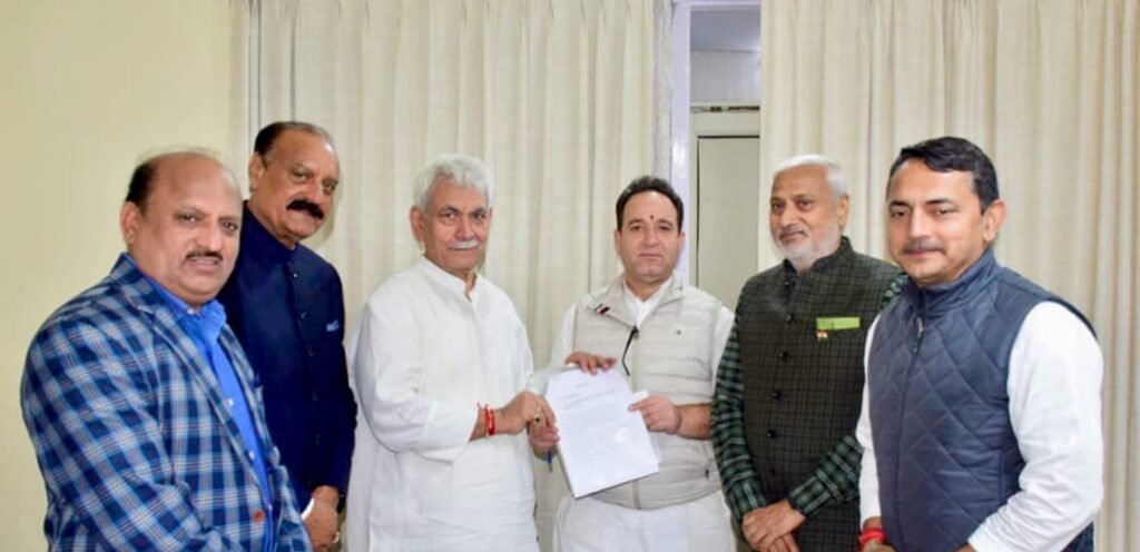 श्री माता वैष्णो देवी इंस्टीट्यूट ऑफ मेडिकल एक्सीलेंस में पहली एमबीबीएस एडमिशन लिस्ट रद्द करने की मांग, उप राज्यपाल से मिले भाजपा विधायक