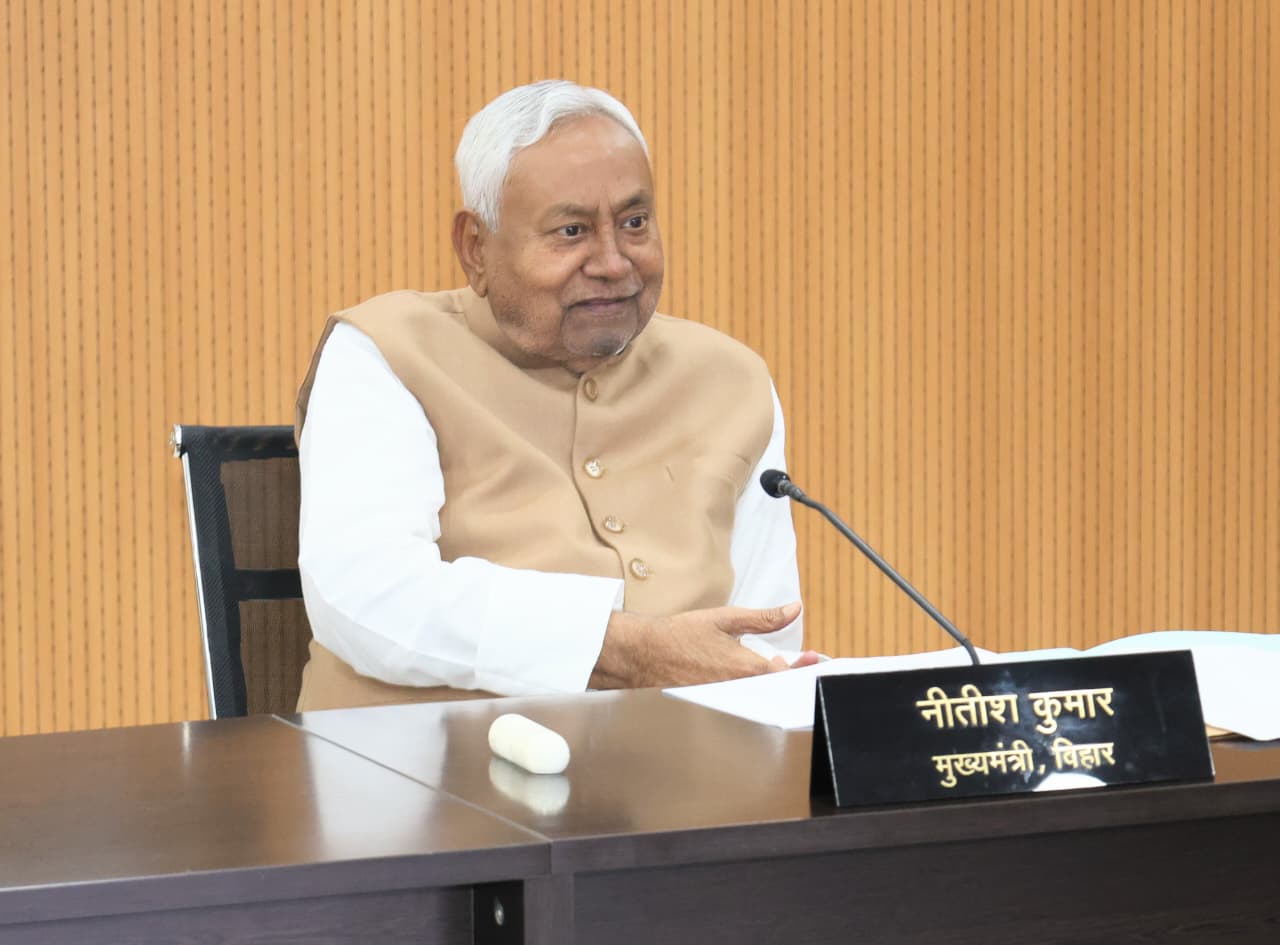  मुख्यमंत्री नीतीश कुमार ने की मंत्रिमंडल सचिवालय विभाग एवं निगरानी विभाग के कार्यों की समीक्षा