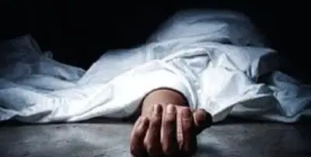 ऑटो पलटने से एक की मौत, चार गंभीर