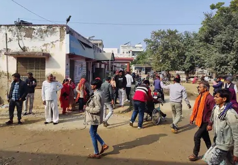 झुंझुनू में पिकअप पलटने से एक की मौत, 15 घायल
