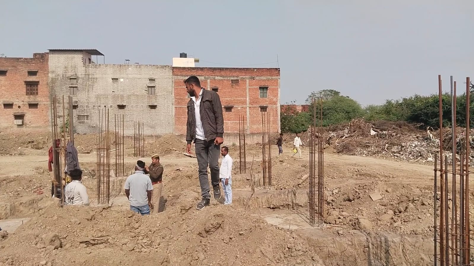 सीडीओ ने निर्माणाधीन स्टेडियम का किया निरीक्षण,गुणवत्ता की जांच के दिए निर्देश