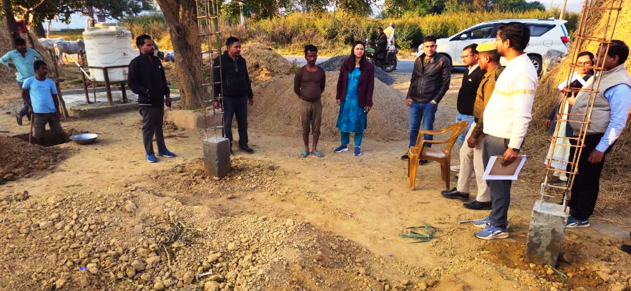 बलरामपुर : वाड्रफनगर विकासखंड में चला जिला पंचायत सीईओ का सख्त मॉनिटरिंग कैंपेन