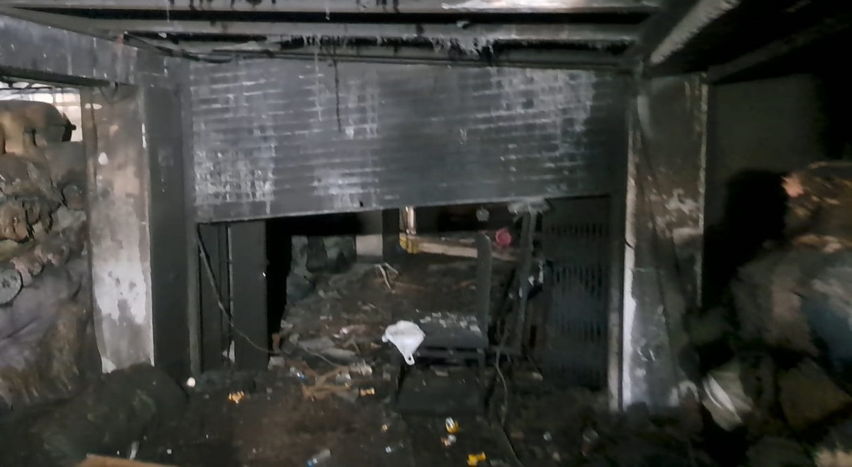राज टेक्सटाइल मार्केट में लगी आग पर 20 घंटे बाद पाया काबू, लाखों का समान जला