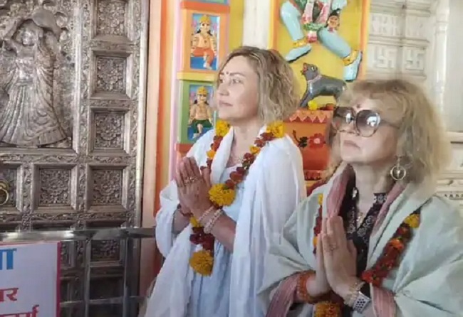  यूक्रेन की महिलाओं ने किए भगवान पशुपतिनाथ के दर्शन, रूस-यूक्रेन युद्ध समाप्त करने की कामना की