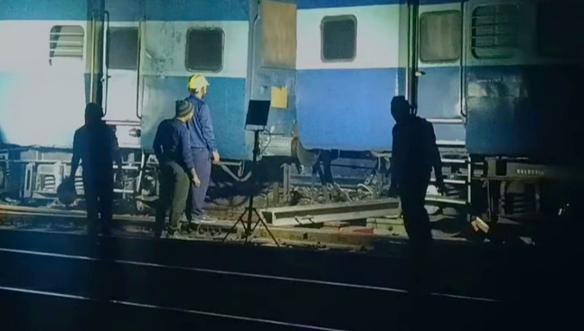 सांतरागाछी के पास ट्रेन के दो डिब्बे पटरी से उतरे, कोई हताहत नहीं