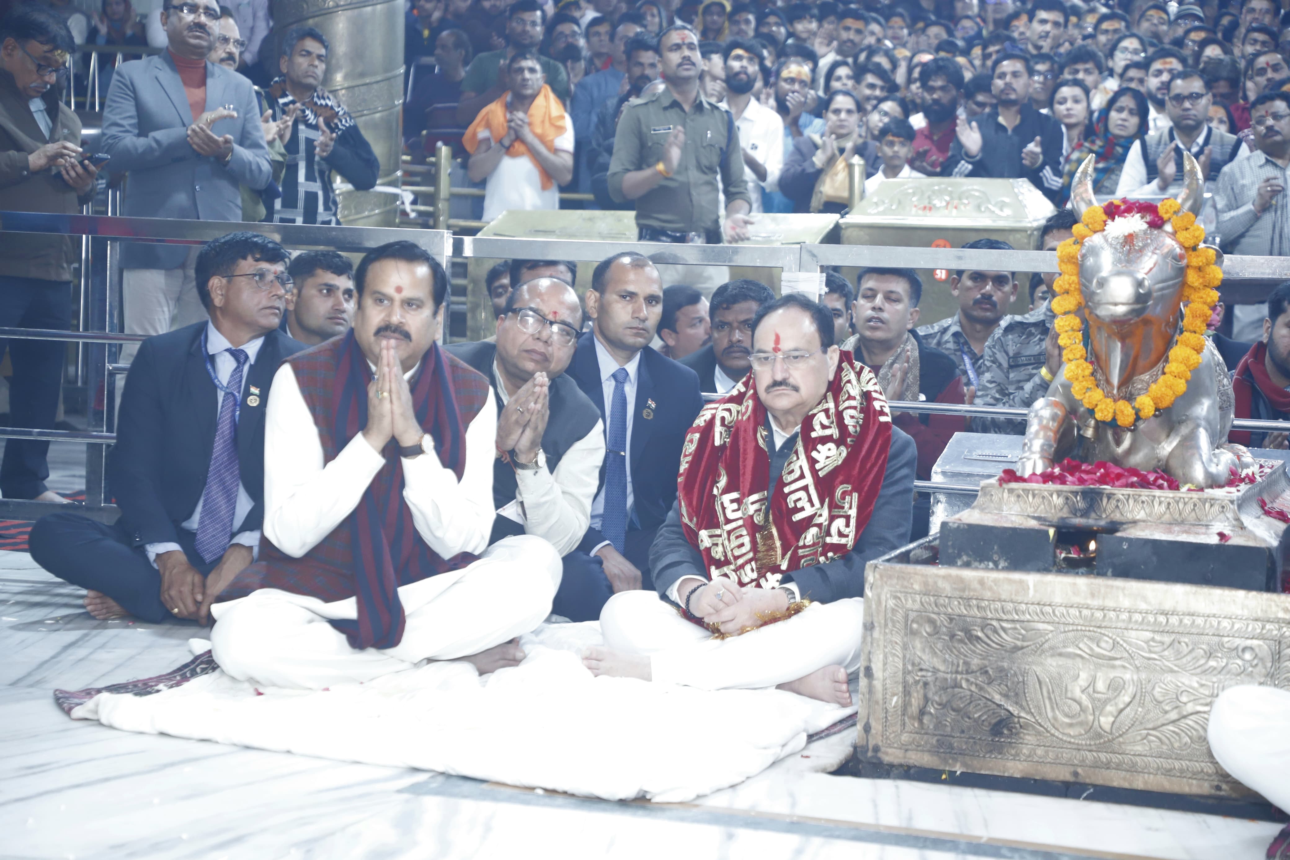 केंद्रीय मंत्री नड्डा ने महाकालेश्वर की शयन आरती में किए दर्शन