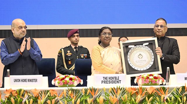  जन केंद्रित राष्ट्रीय सुरक्षा से ही संभव है विकसित भारत का निर्माण: राष्ट्रपति