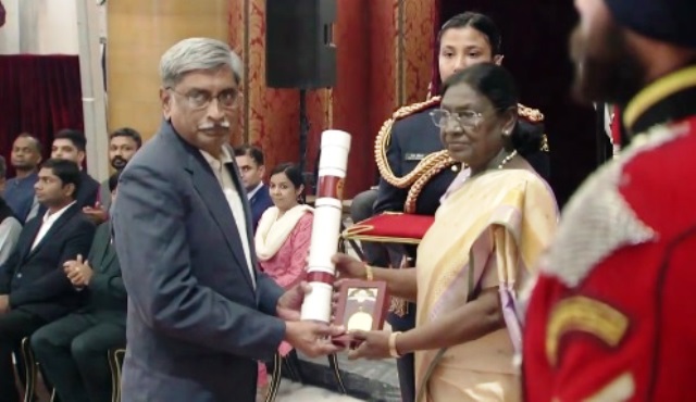  जयंत नार्लीकर को मरणोपरांत विज्ञान रत्न पुरस्कार