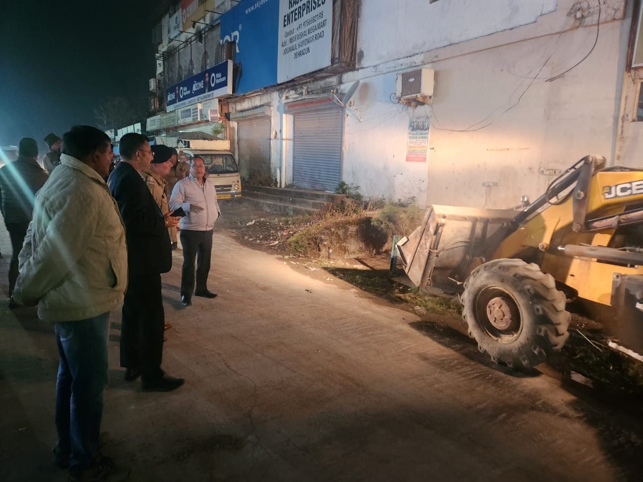  देहरादून और गदरपुर में एक-एक अवैध मजार ध्वस्त, धामी सरकार का अभियान जारी