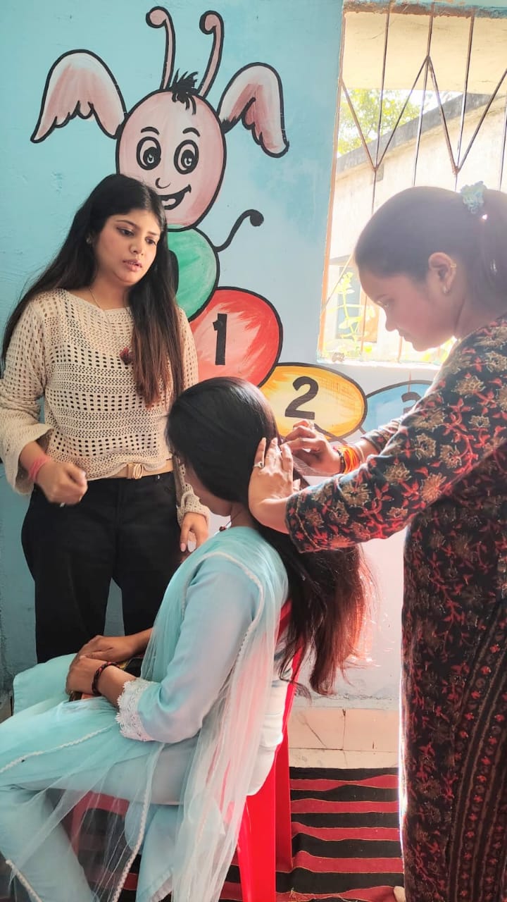 हथनेवरा में 15 दिवसीय ब्यूटी पार्लर प्रशिक्षण संपन्न