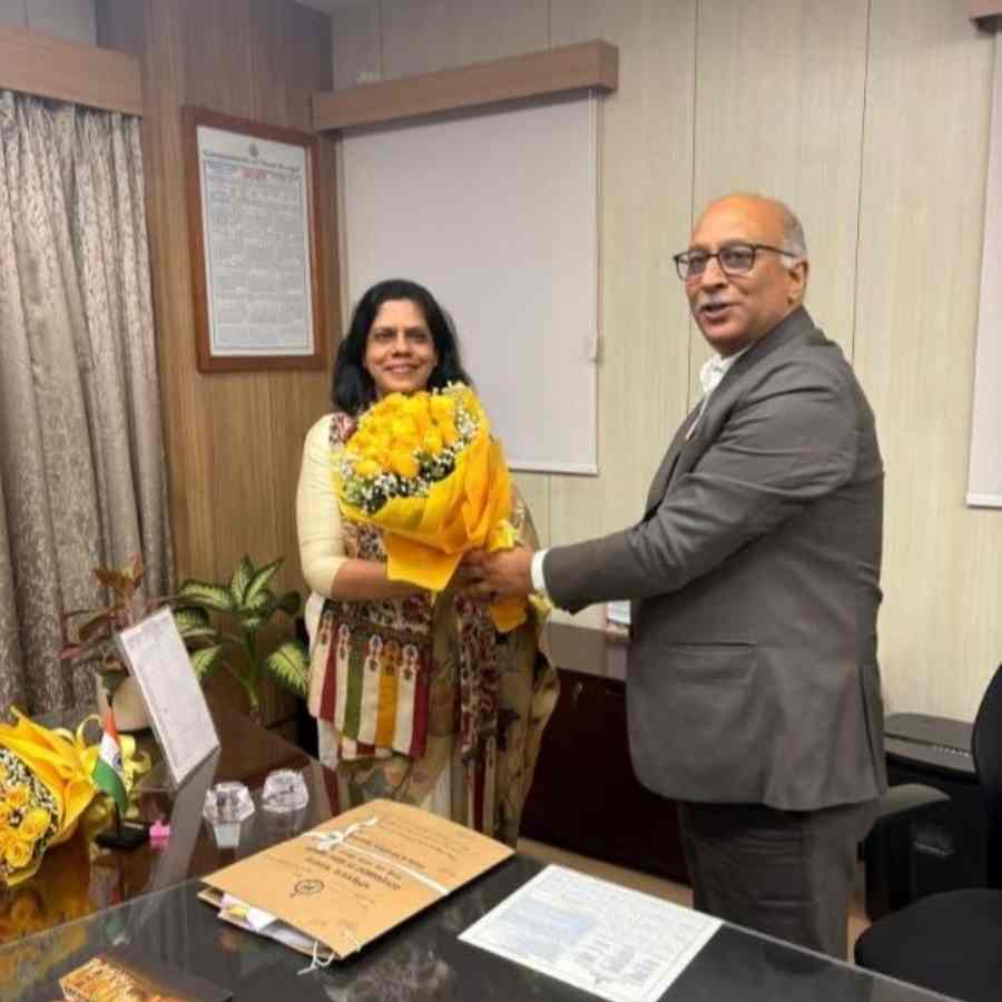 पश्चिम बंगाल को मिली पहली महिला मुख्य सचिव नंदिनी चक्रवर्ती, मनोज पंत होंगे मुख्यमंत्री के प्रिंसिपल सेक्रेटरी