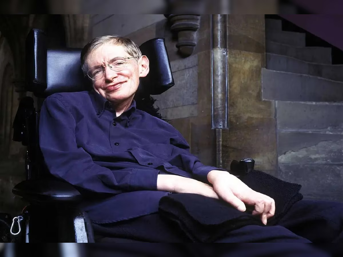 इतिहास के पन्नों में 08 जनवरी : महान वैज्ञानिक स्टीफन हॉकिंग अपने जीवनकाल में ही किंवदंती बन गए