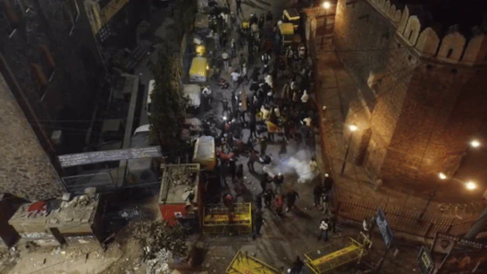 दिल्ली पुलिस की कार्रवाई: तुर्कमान गेट के पास से अवैध कब्जे काे हटाया