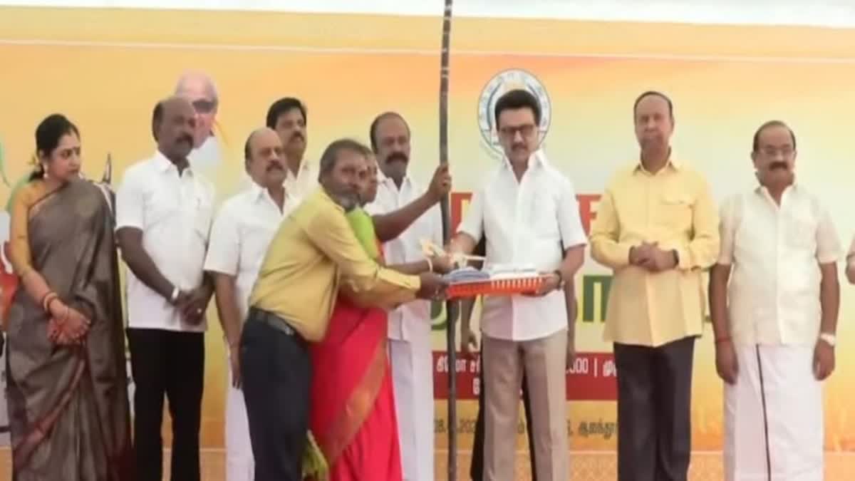 मुख्यमंत्री स्टालिन ने पोंगल उपहार पैकेज वितरण का किया शुभारंभ