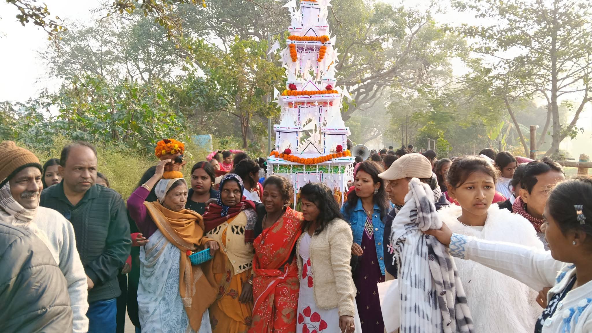 मकर स्नान को लेकर शिलावती, कंसावती और अजय नदी में उमड़ा जनसमूह