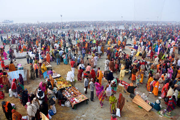 पहली बार गंगासागर मेले में पहुंचे तृतीय लिंग के साधु, मकर संक्रांति पर 85 लाख श्रद्धालुओं के पुण्य स्नान का दावा