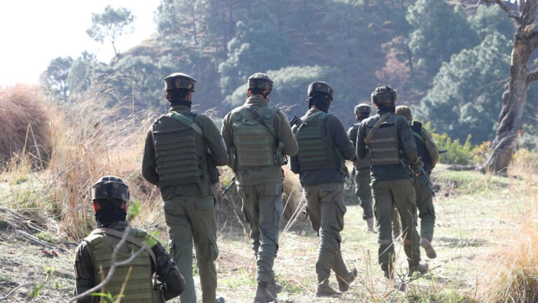 किश्तवाड़ में आतंकवादियों को पकड़ने के लिए तलाशी अभियान फिर से शुरू