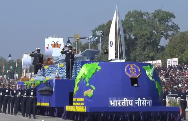 गणतंत्र दिवस परेड में नौसेना ने झांकी के जरिए दिखाई भारत की समुद्री ताकत