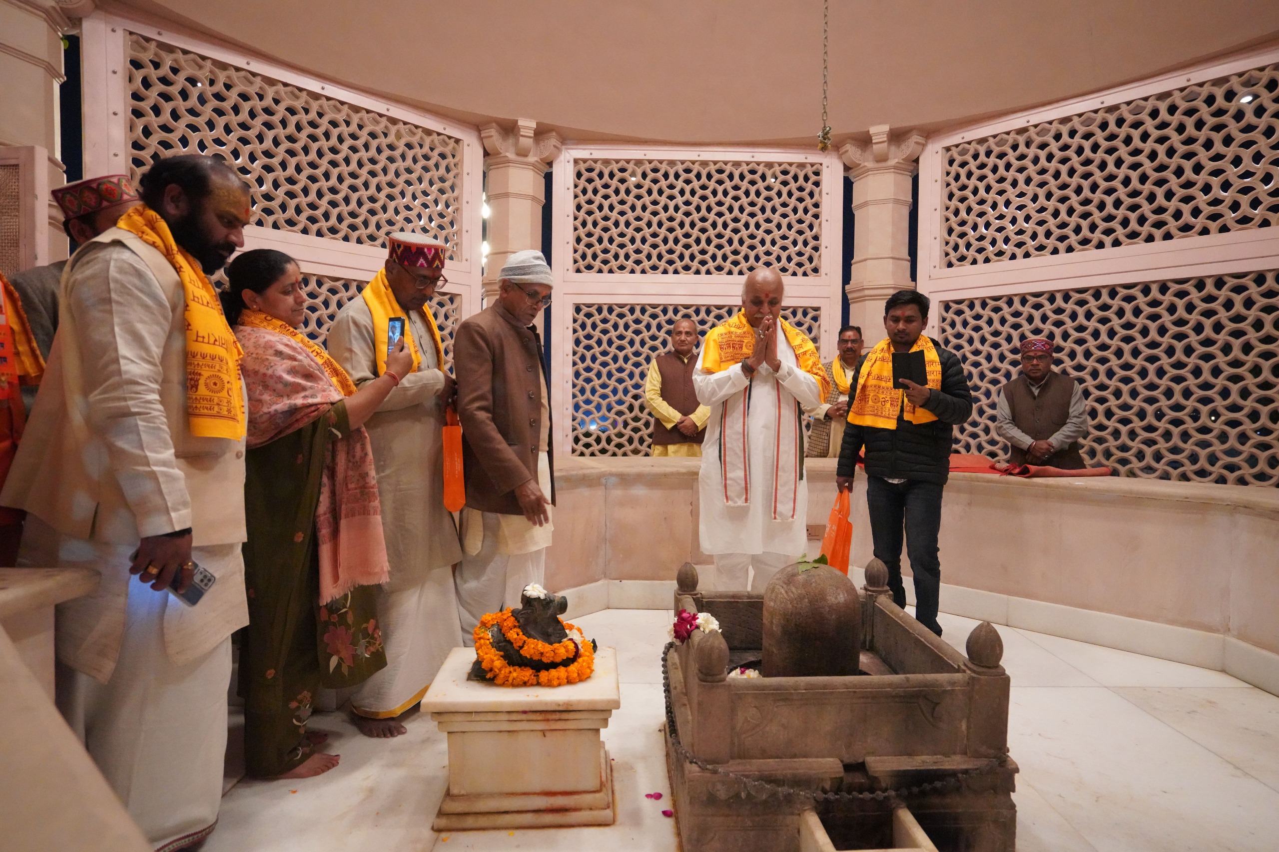 प्रवीण भाई तोगड़िया ने राम जन्मभूमि में किया दर्शन