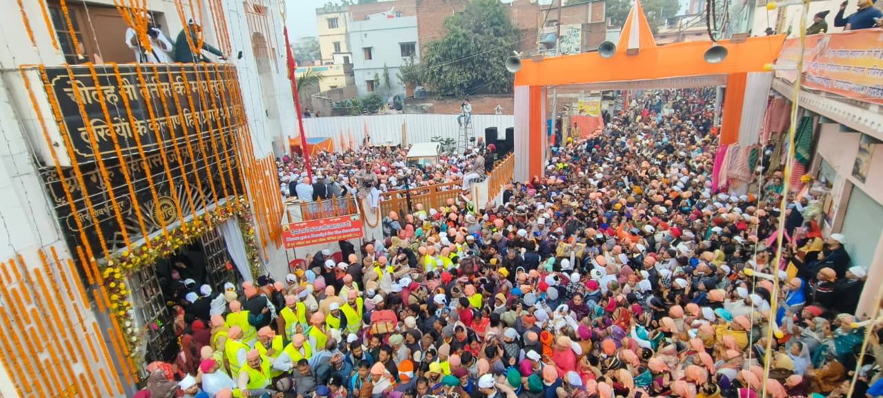 लाखों श्रद्धालुओं ने गुरू मंदिर चौखट पर टेका मत्था, सीर गोवर्धनपुर में भक्तिमय माहौल