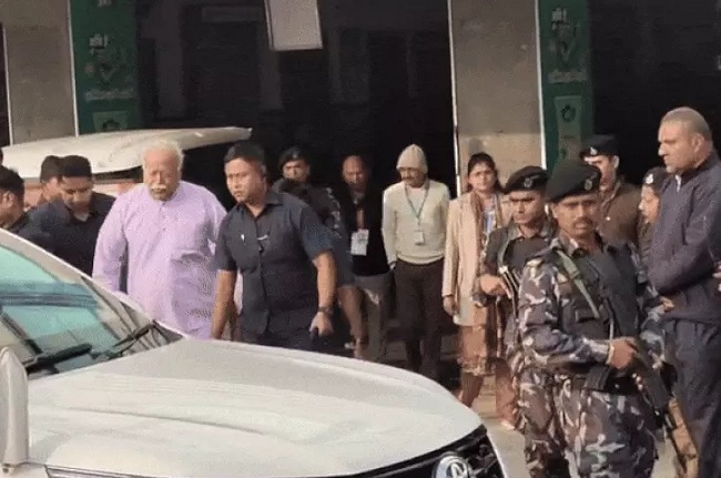 संघ प्रमुख मोहन भागवत इंदौर पहुंचे, खरगोन में &lsquo;मनुष्य निर्माण से राष्ट्र निर्माण&rsquo; पर देंगे संबोधन