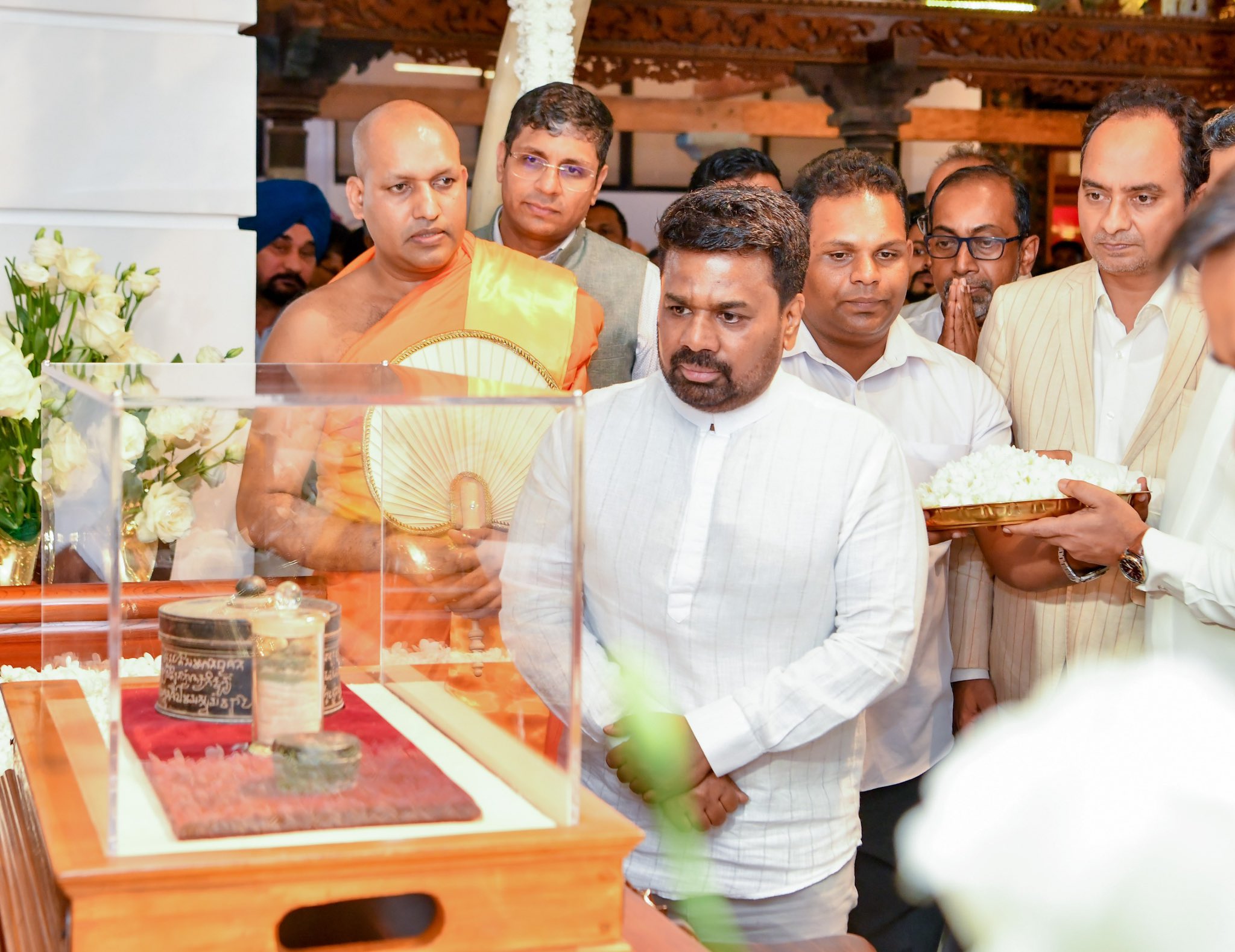 श्रीलंका में पवित्र देवनीमोरी अवशेषों की प्रदर्शनी, प्रधानमंत्री मोदी ने जताया आभार