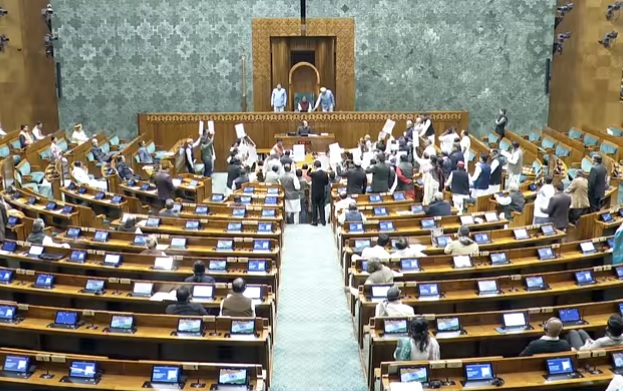 विपक्ष के हंगामे के चलते लोकसभा की कार्यवाही 9 फरवरी तक स्थगित
