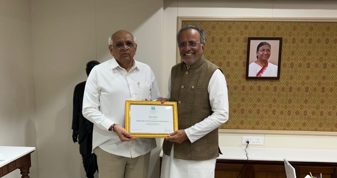 पर्यावरण मंत्री ने मुख्यमंत्री पटेल को भेंट किया &lsquo;छारी-ढंढ&rsquo; के रामसर साइट दर्जा का प्रमाण पत्र