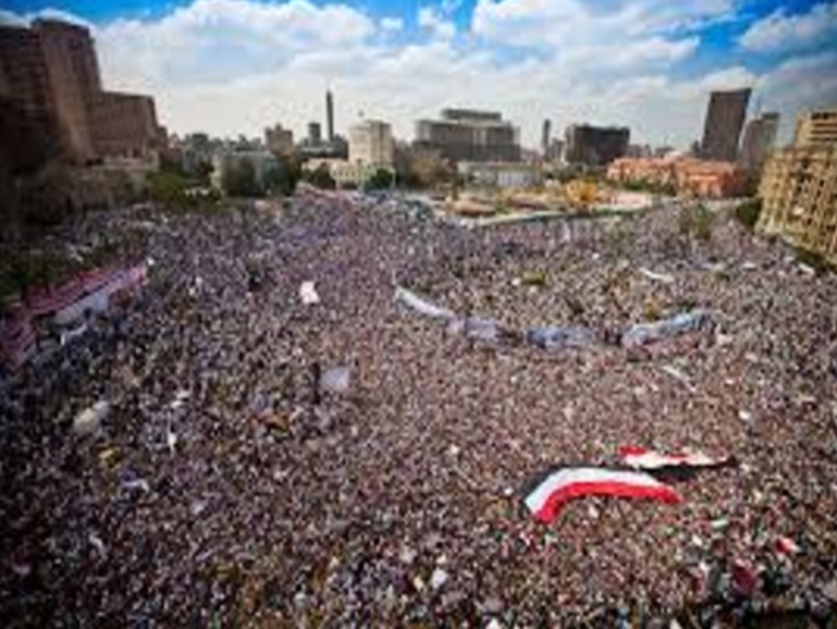 इतिहास के पन्नों में 11 फरवरी : दुनिया की राजनीति में बदलाव का दिन