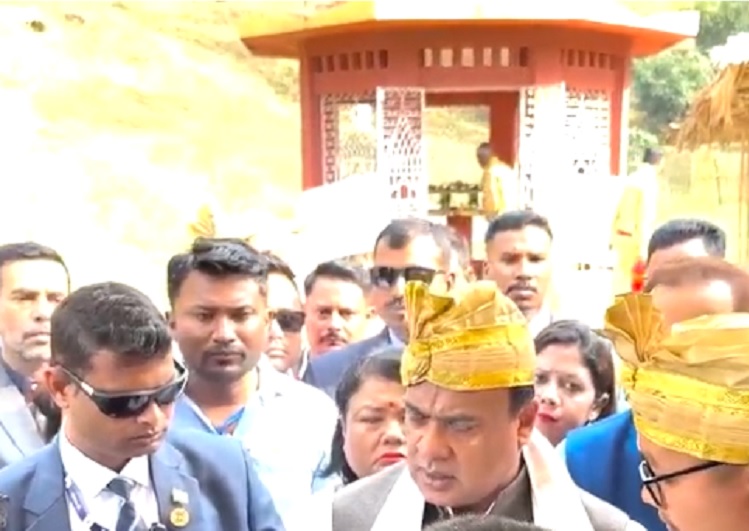 मुख्यमंत्री ने राजबारी की ज़मीन पर कथित अतिक्रमण और मदरसे के निर्माण पर कार्रवाई का दिया भरोसा