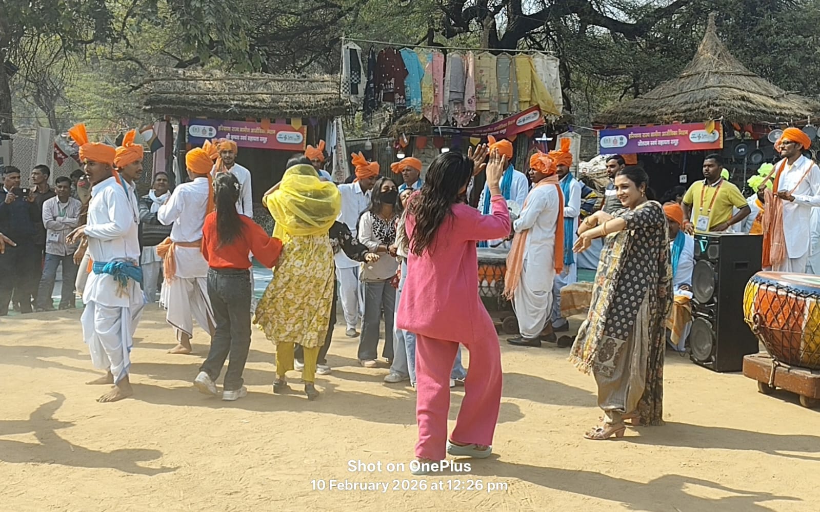 फरीदाबाद : लोक कलाकार हरियाणवी पारंपरिक संस्कृति से पर्यटकों को करवा रहे रूबरू