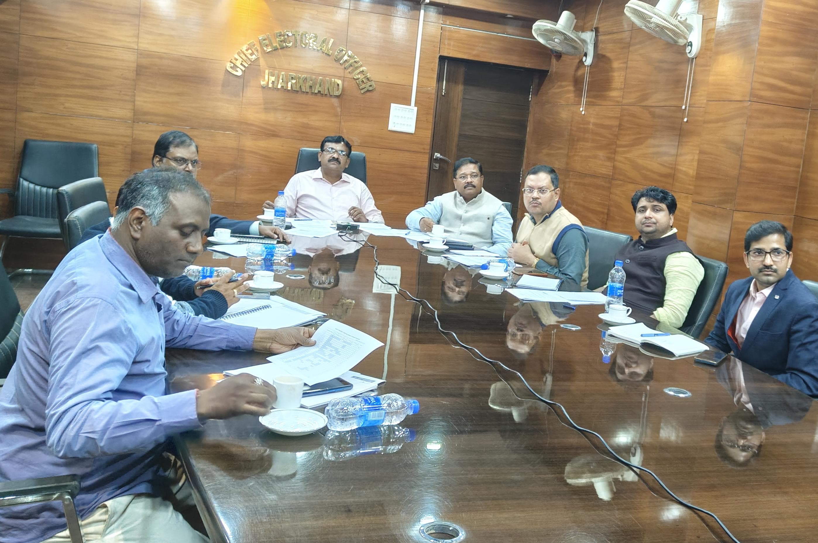 मतदाता सूची के गहन पुनरीक्षण के सत्यापन के कार्य में तेजी लाएं : के रवि कुमार