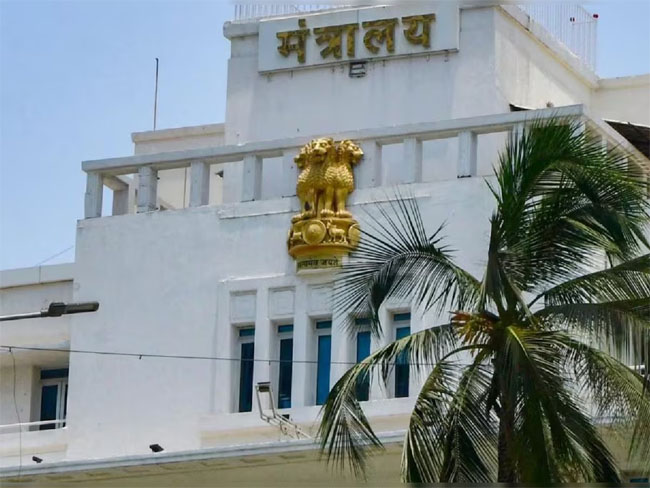 एसीबी ने मंत्री नरहरि के ऑफिस के दो लिपिकों को रिश्वत लेते किया गिरफ्तार, ऑफिस सील