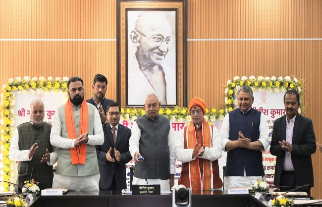  मुख्यमंत्री महिला रोजगार योजना के तहत 25 लाख महिलाओं को 2,500 करोड़ रुपये की सहायता