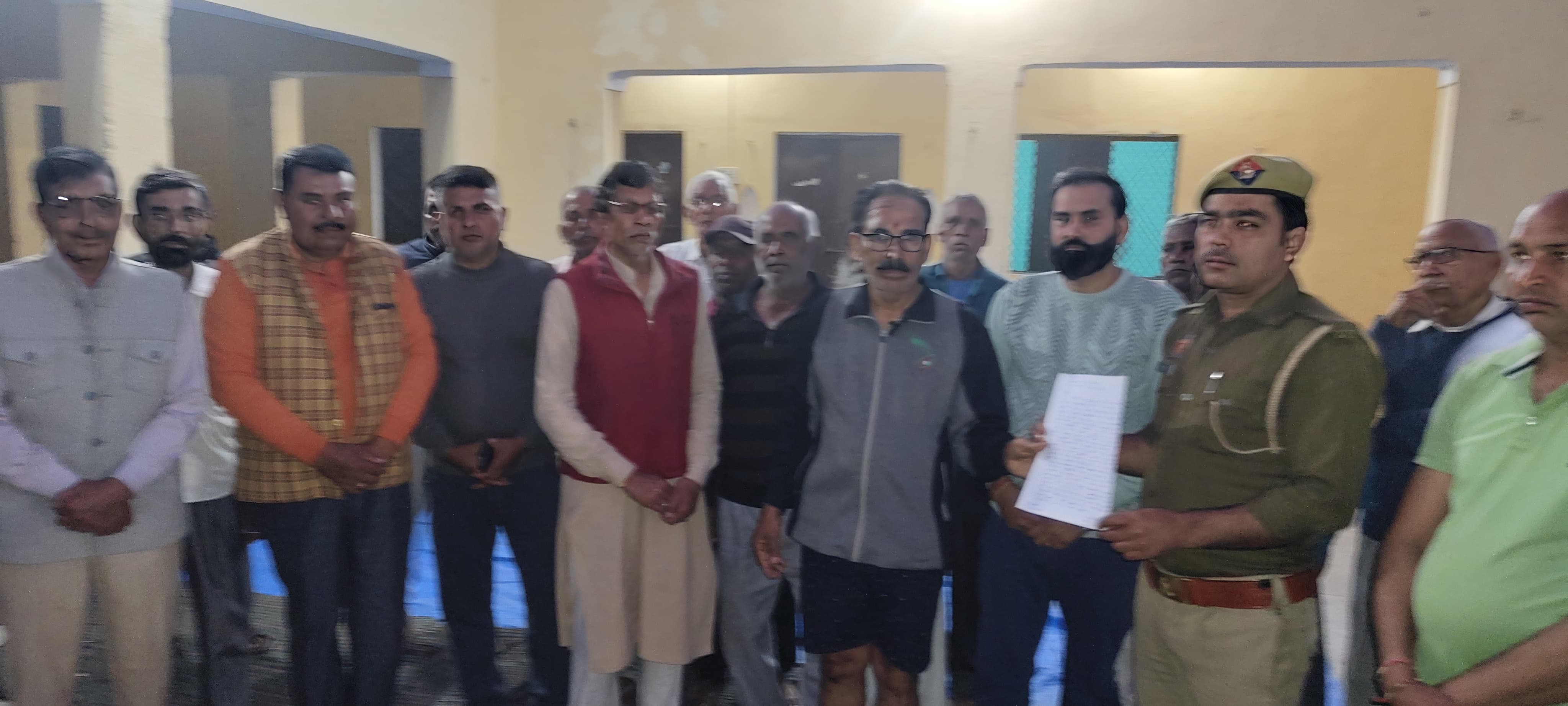 किन्नरों की दबंगई से परेशान नागरिकों ने पुलिस से लगाई सुरक्षा की गुहार