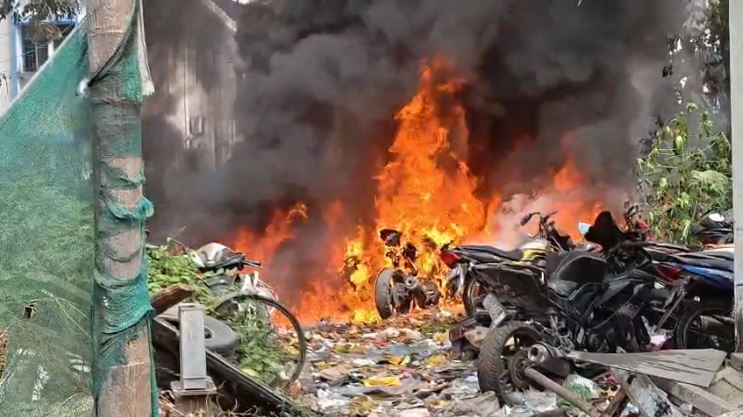  नक्सलबाड़ी थाना परिसर में भीषण आग, बड़ा हादसा टला