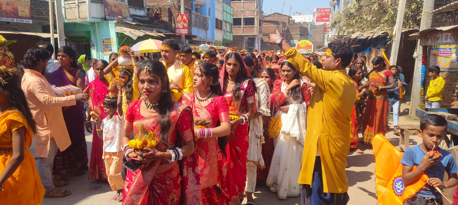 शिव परिवार प्राण प्रतिष्ठा को लेकर तीन दिवसीय यज्ञ का हुआ शुभारंभ