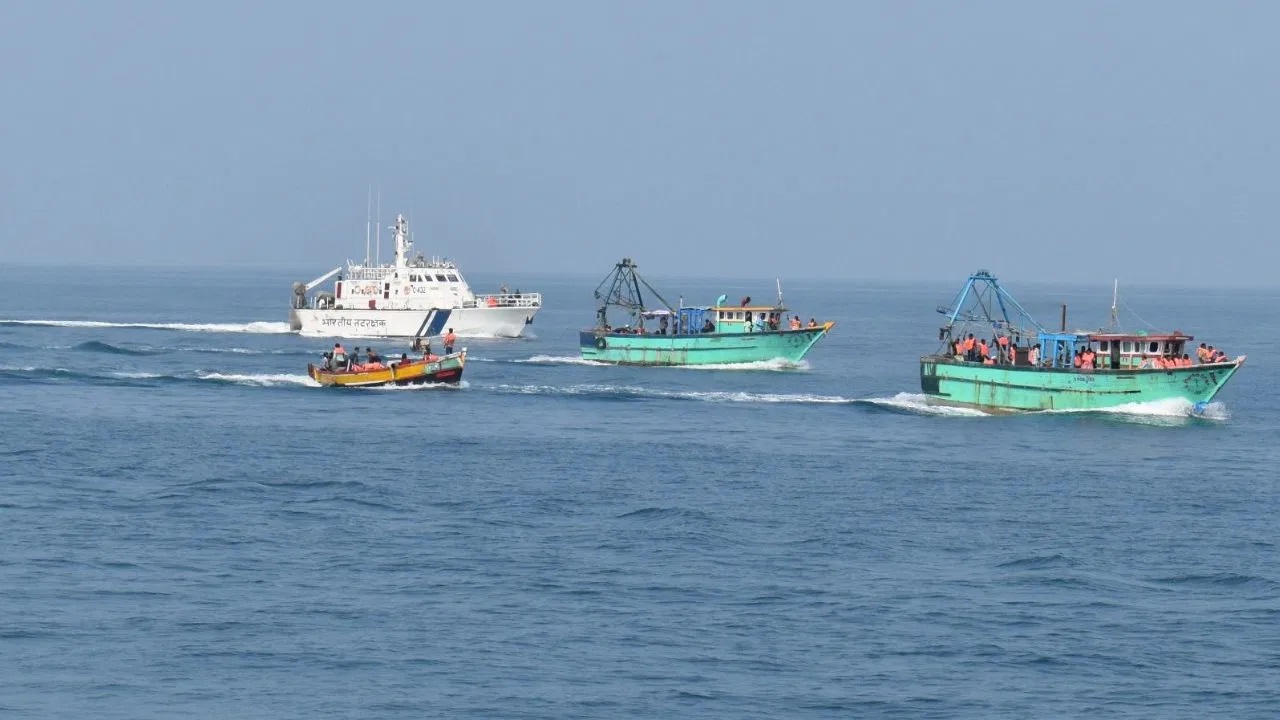 भारतीय समुद्री सीमा में मछली पकड़ते दो श्रीलंकाई मछुआरे गिरफ्तार