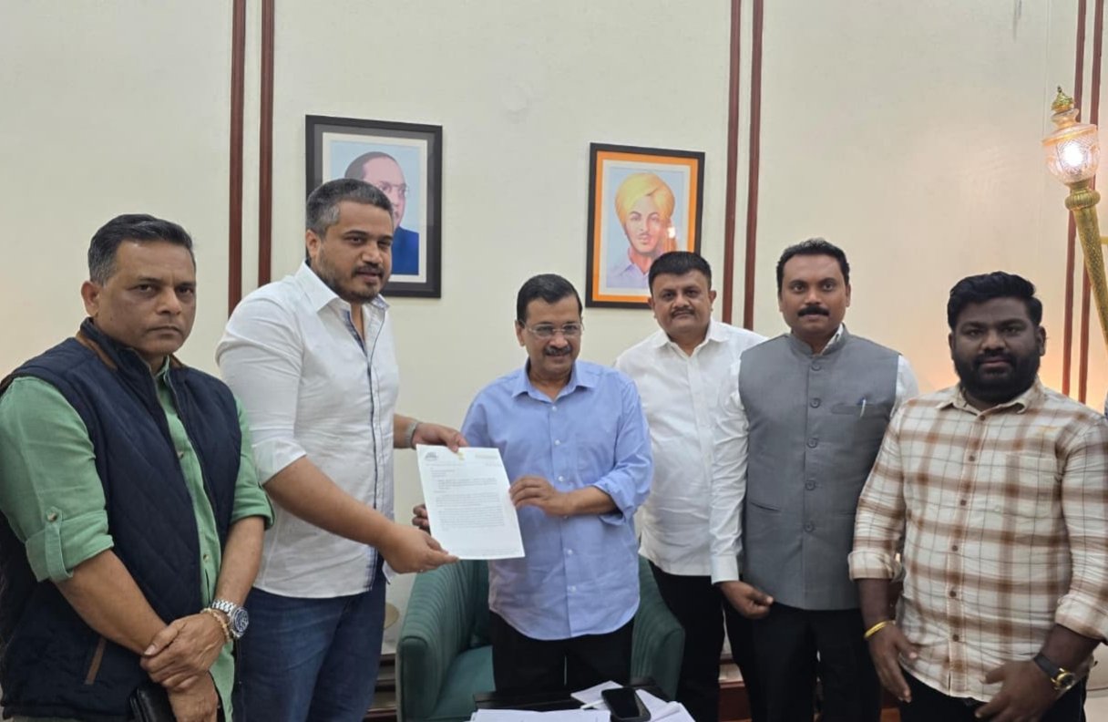 केजरीवाल, संजय सिंह से मिले रोहित पवार, बोले- अजीत पवार के विमान हादसे की निष्पक्ष जांच हो