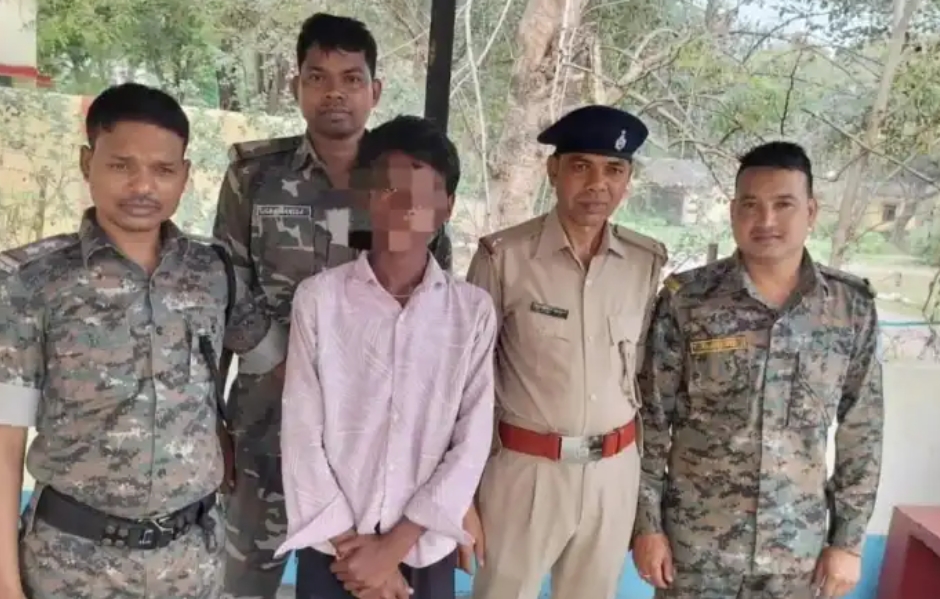 टाटानगर रेलवे स्टेशन पर सखुशल मिला लापता नाबालिग इस्माइल प्रधान, पुलिस ने परिजनों को सौंपा