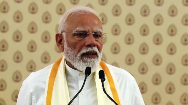 प्रधानमंत्री ने कोच्चि में 11 हजार करोड़ की विकास परियोजनाओं का शिलान्यास व लोकार्पण किया