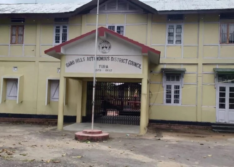 मेघालय : पूर्वी गारो हिल्स में हिंसा के दूसरे दिन कर्फ्यू में दी गई तीन घंटे की ढील