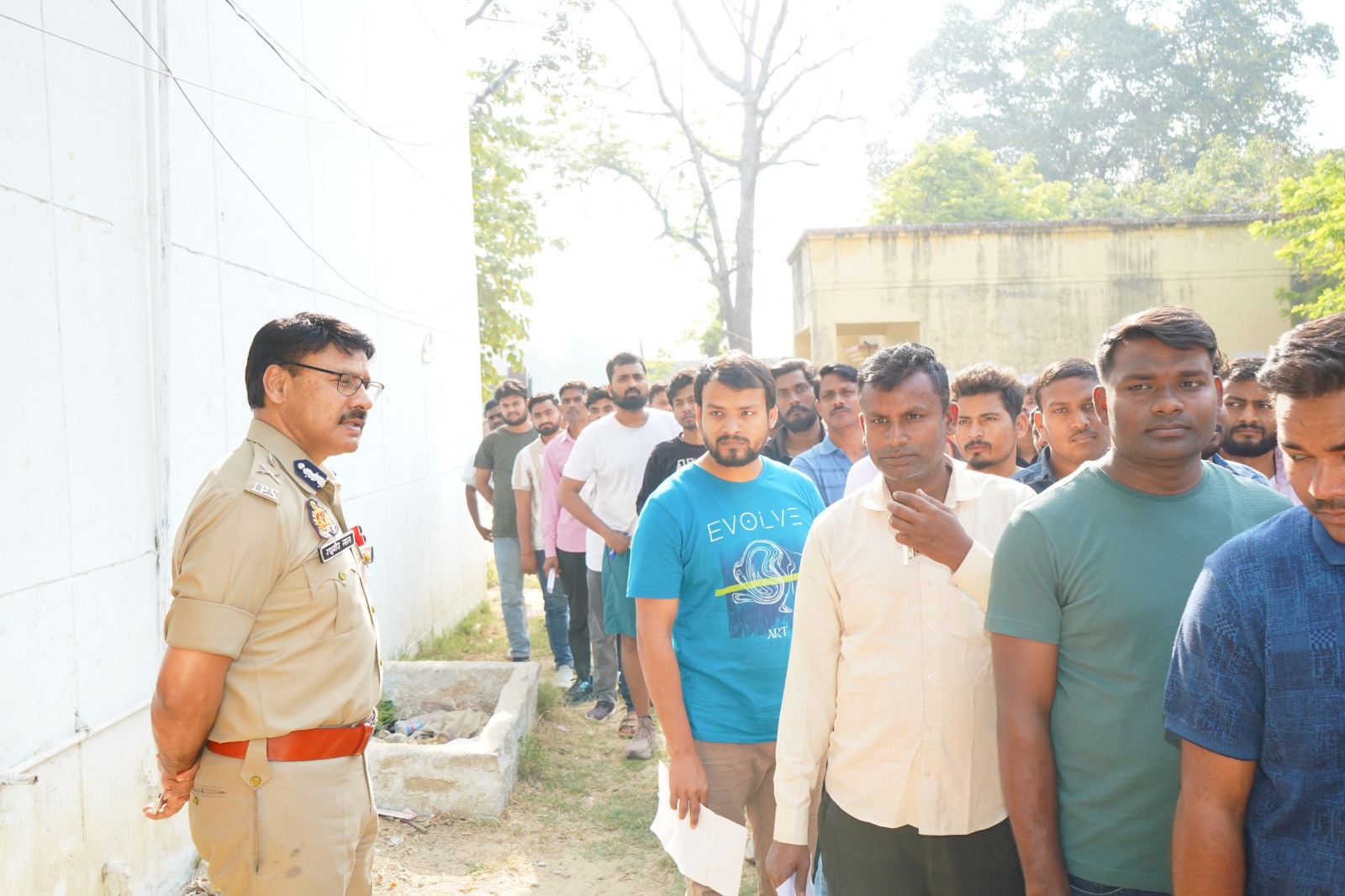 कड़ी सुरक्षा के बीच शांतिपूर्ण ढंग से संपन्न हुई प्रथम पाली की परीक्षा