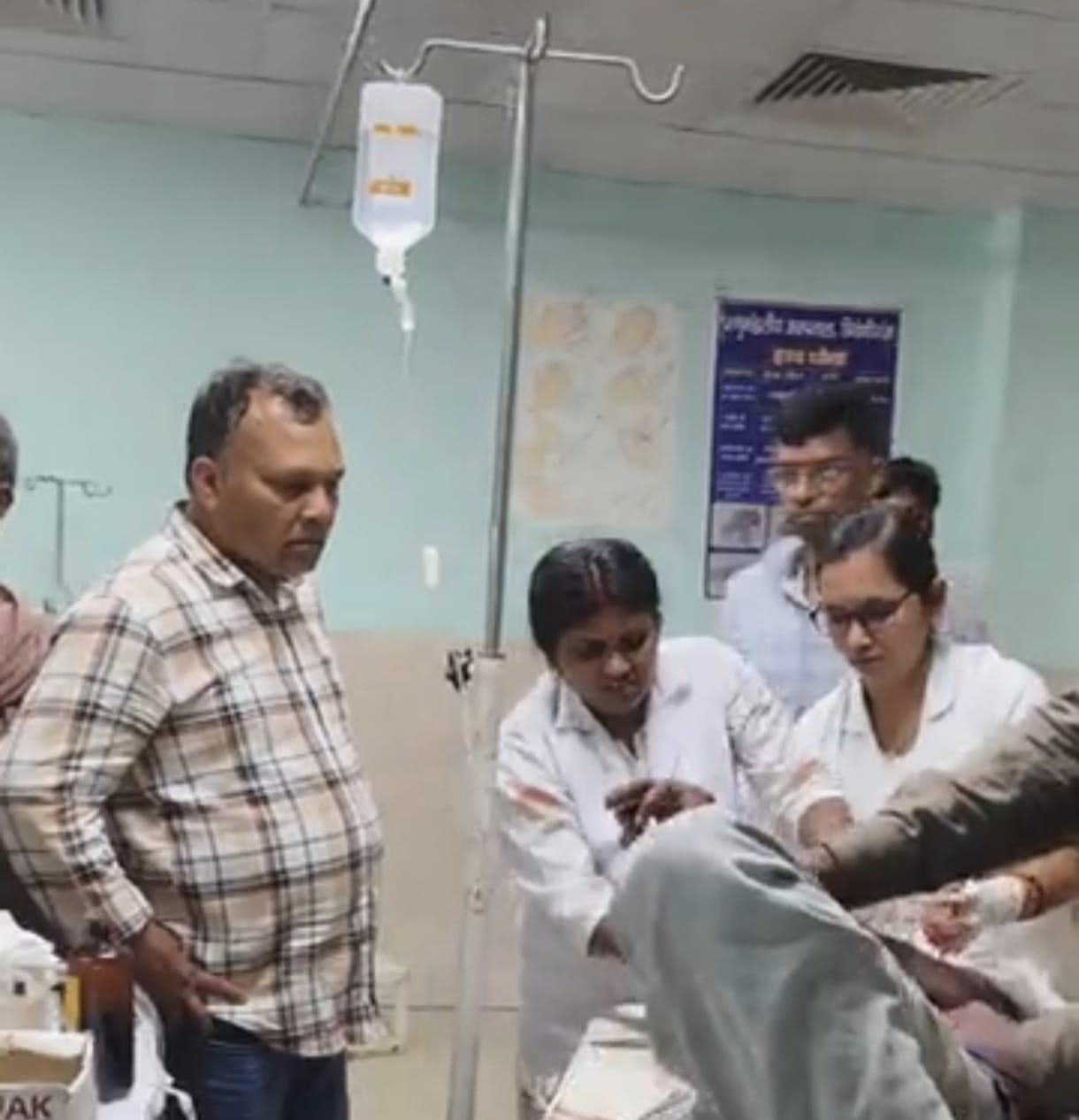 त्रिवेणीगंज में तेज रफ्तार स्कॉर्पियो का कहर, बाइक सवार दो युवक घायल; पुलिस ने चालक को दबोचा