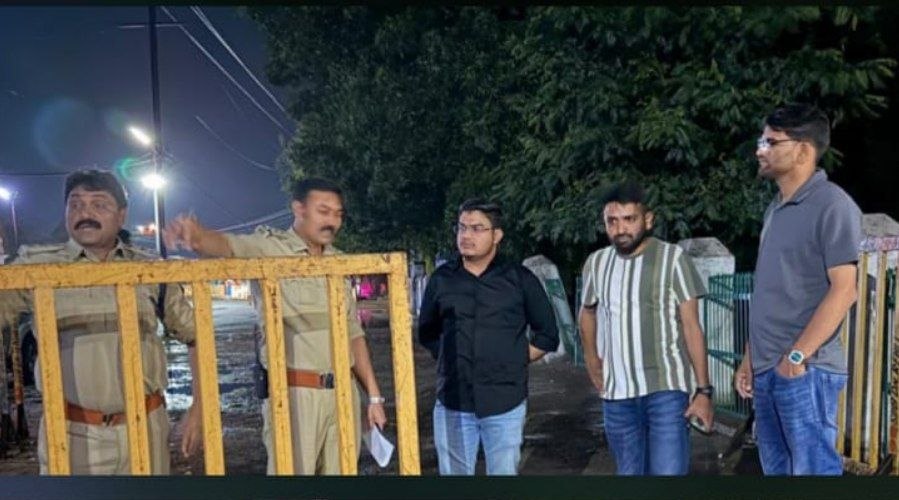 दमोहः ईद-उल-फितर पर भाईचारे के माहौल में अदा हुई नमाज, पुलिस की मुस्तैदी से बना सौहार्दपूर्ण वातावरण