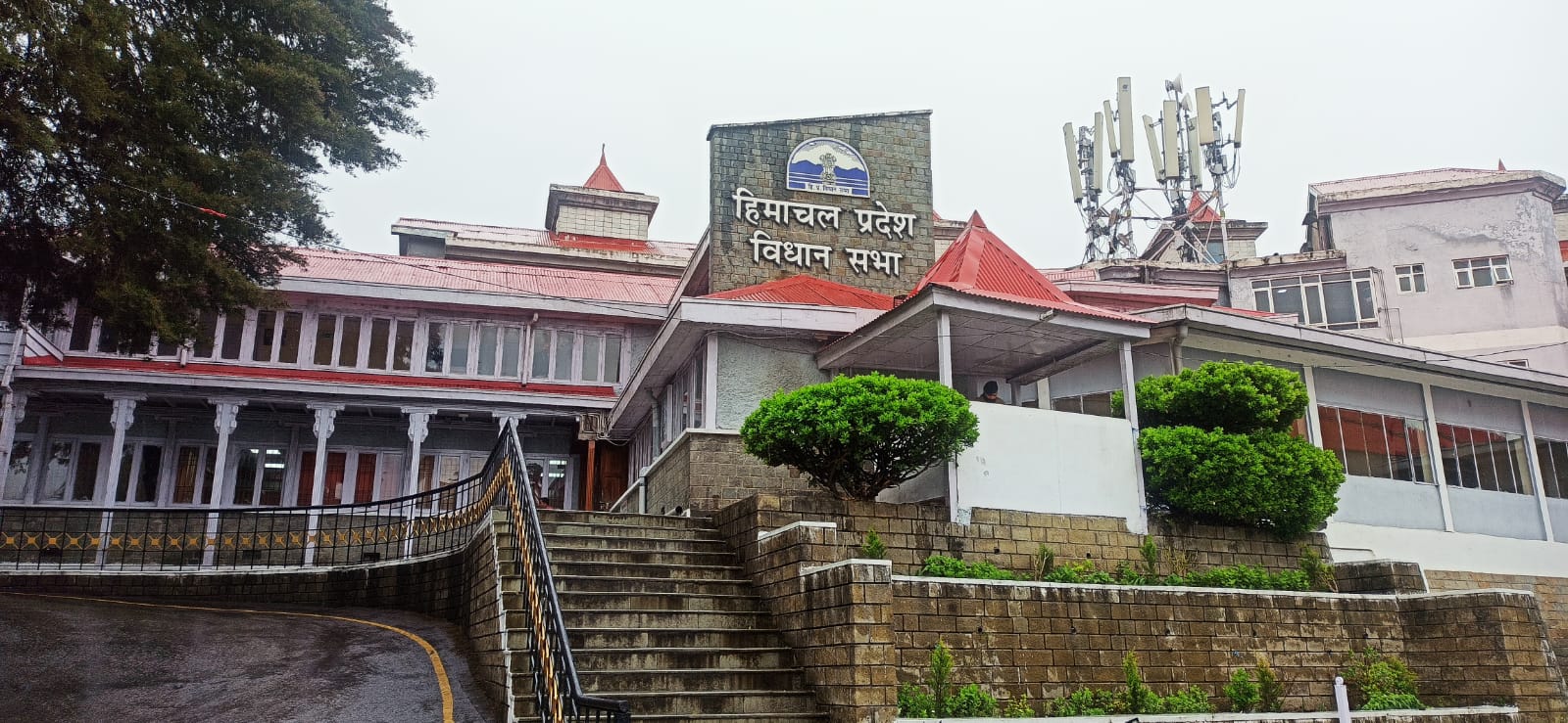 हिमाचल विधानसभा : सत्ता पक्ष ने गिनाईं बजट की उपलब्धियां, विपक्ष ने बताया कमजोर बजट