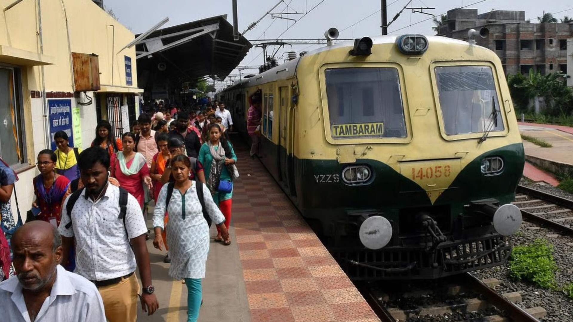 बिलासपुर : रेल यात्रियों को राहत, शालीमार-एलटीटी एक्सप्रेस में बढ़े अतिरिक्त कोच