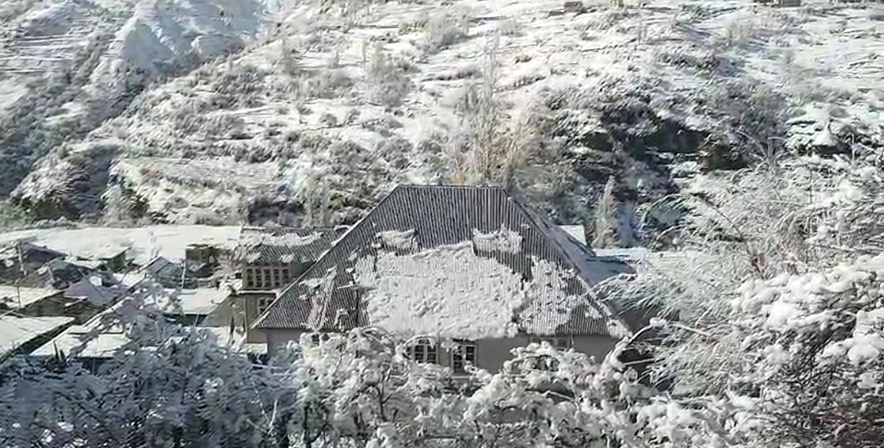 हिमाचल में 11 अप्रैल तक मौसम खराब, ऑरेंज-येलो अलर्ट, बर्फबारी में फंसे पर्यटक सुरक्षित निकाले