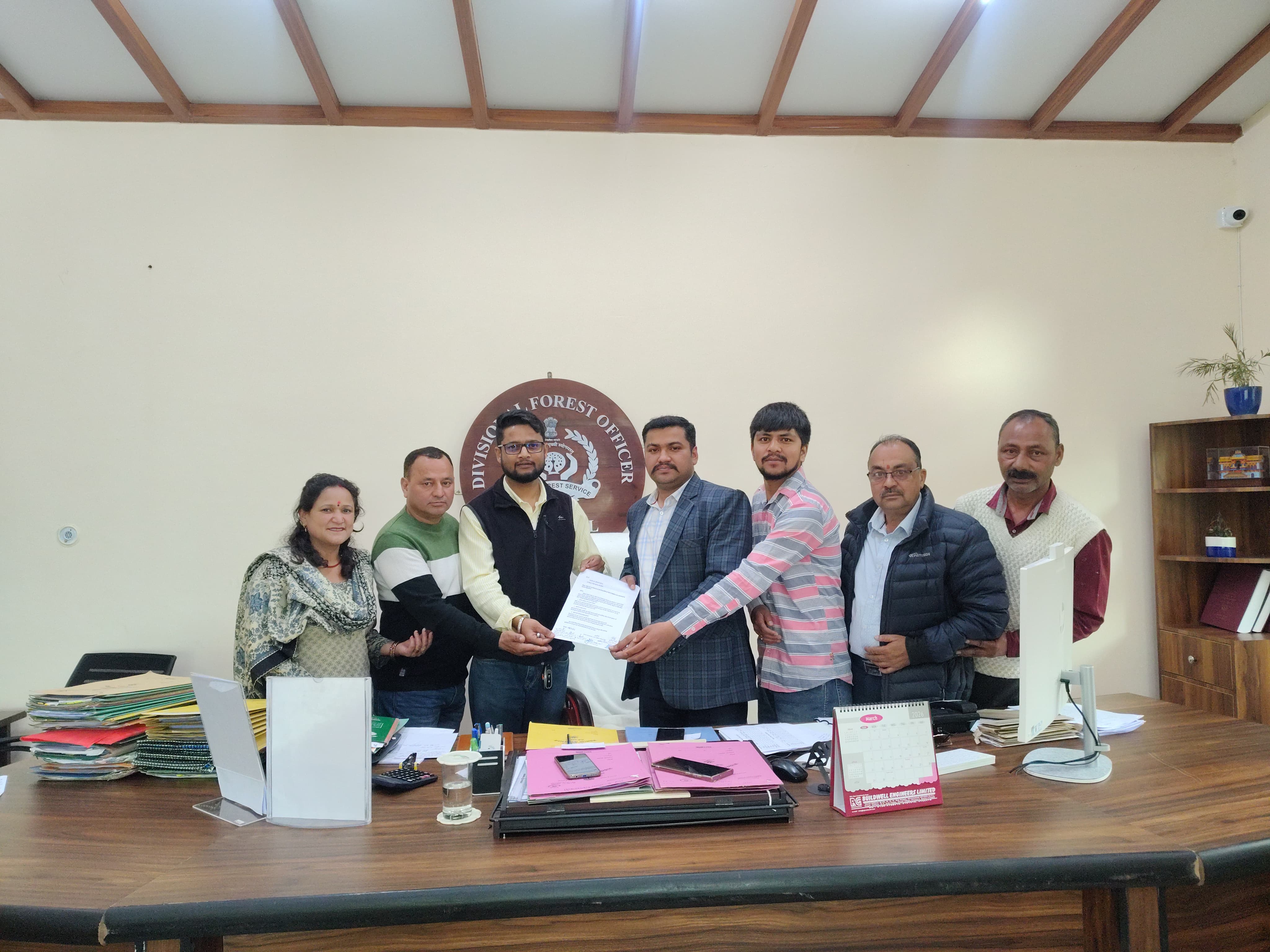 सभासदों ने डीएफओ से समस्याएं हल करने की उठाई मांग