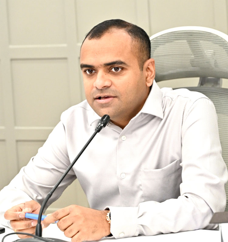 जनगणना कार्य को लेकर डीएम सख्त, अधिकारियों को कार्मिकों की सूची तुरंत देने के निर्देश